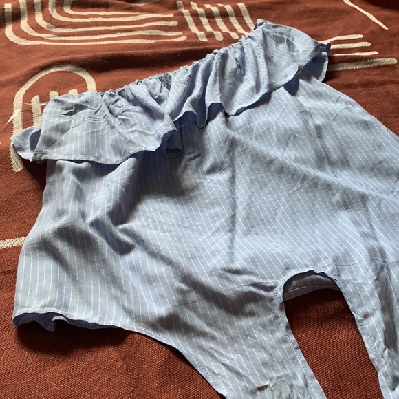 Mossimo One Shoulder Light Blue Pinstripe Top - Picture 2 of 4